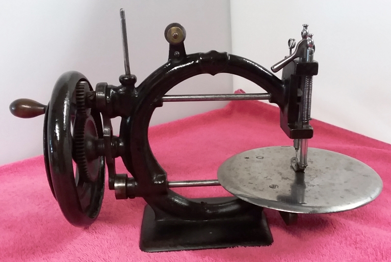 G W GATES SEWING MACHINES, TORONTO, CANADA